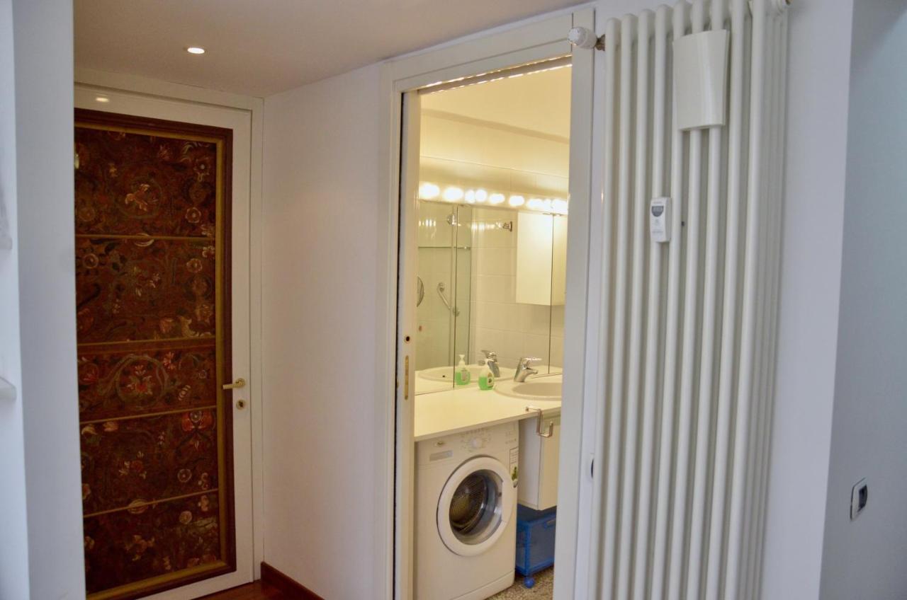 New Renovated Apartment With Balcony Porta Romana Milão Exterior foto