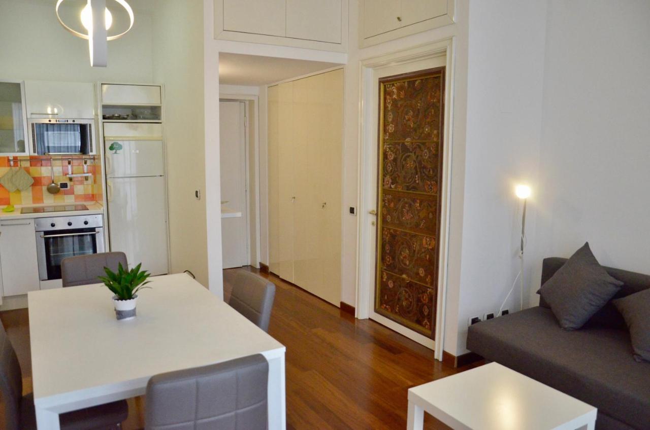 New Renovated Apartment With Balcony Porta Romana Milão Exterior foto