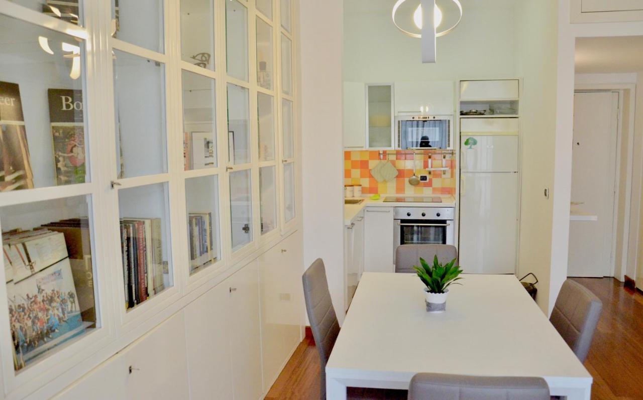 New Renovated Apartment With Balcony Porta Romana Milão Exterior foto