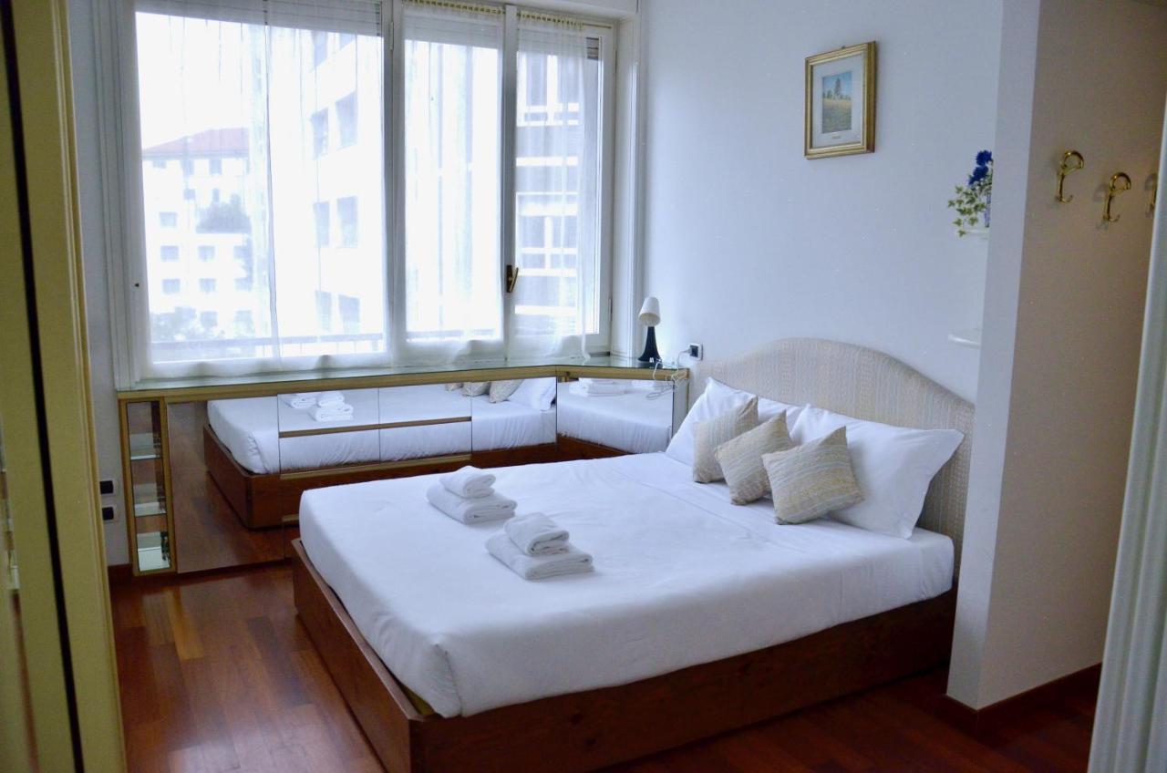 New Renovated Apartment With Balcony Porta Romana Milão Exterior foto